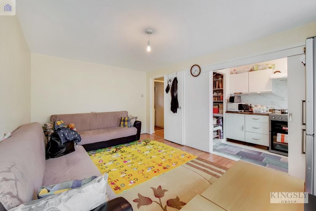 Plevna Road, London N9  