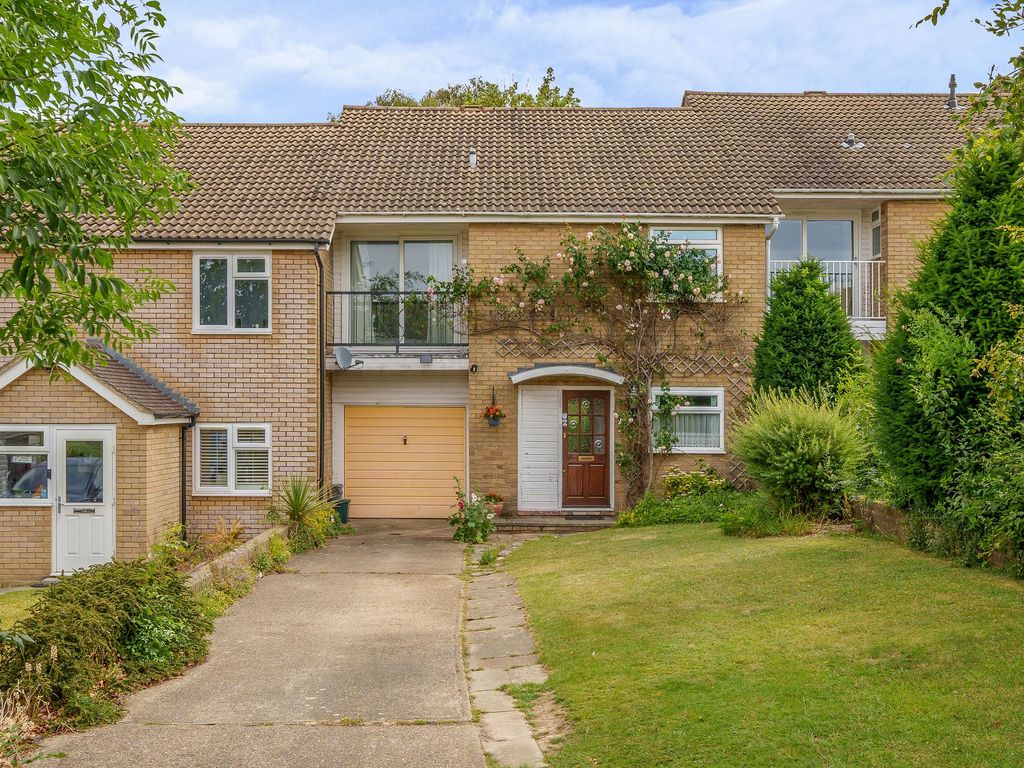 4 bed terraced house for sale in Montrouge Crescent, Epsom KT17 Zoopla