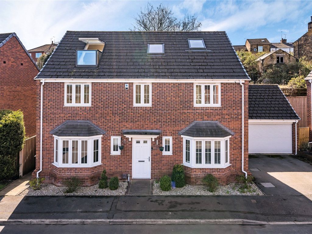 5 bed detached house for sale in The Locks, Woodlesford, Leeds, West