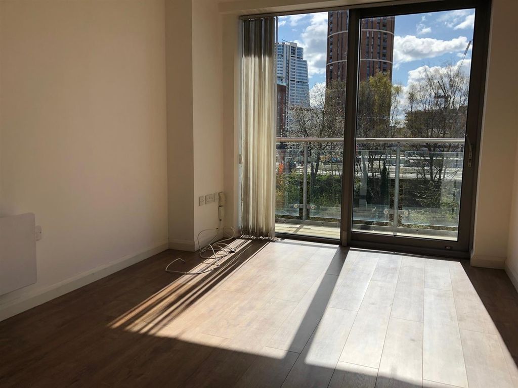 2 bed flat to rent in 3 Whitehall Quay, Leeds, West Yorkshire LS1, £995