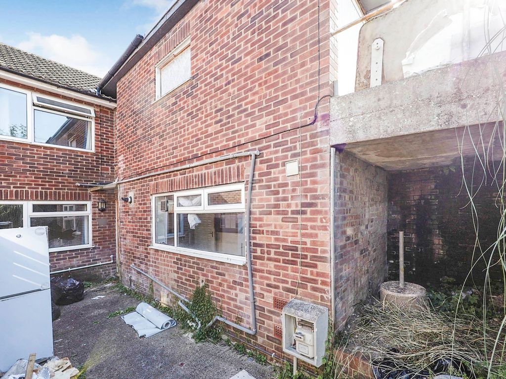 4 bed terraced house for sale in Booker Lane, High HP12, £