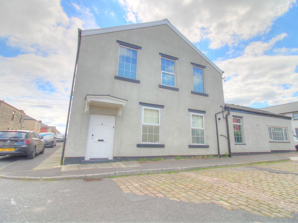 2 bed end terrace house for sale in Eachill Road, Rishton, Blackburn