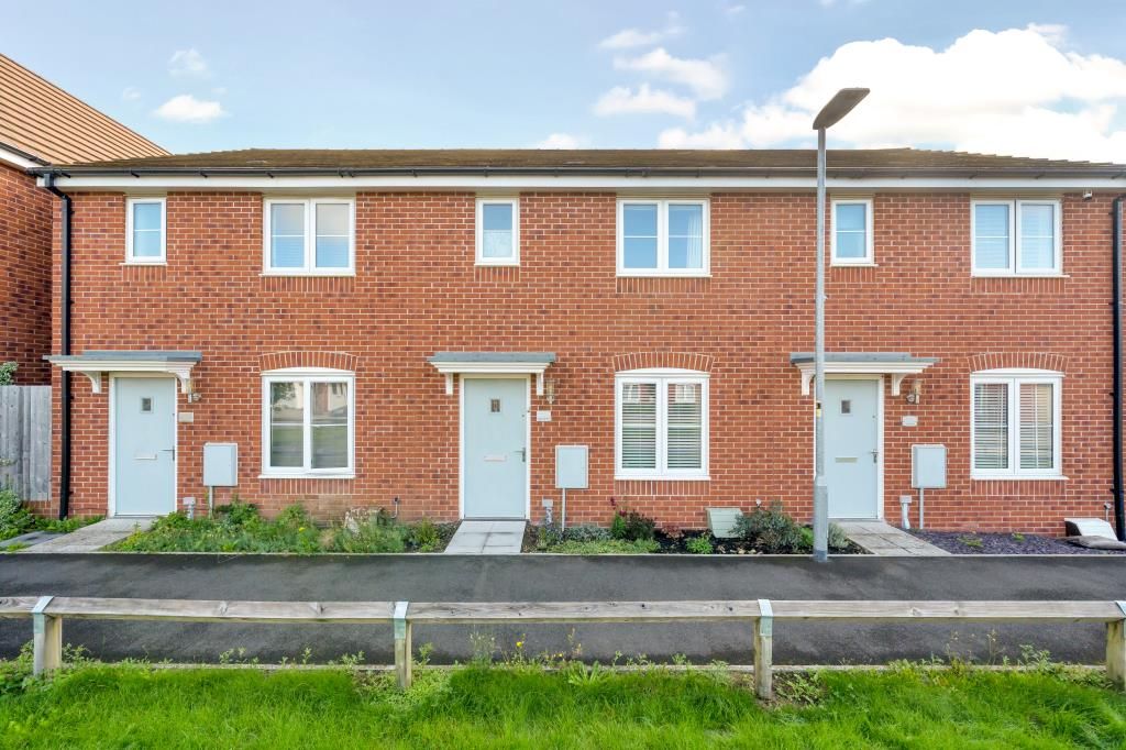 3 bed terraced house for sale in Purton, Swindon, Wiltshire SN5, £