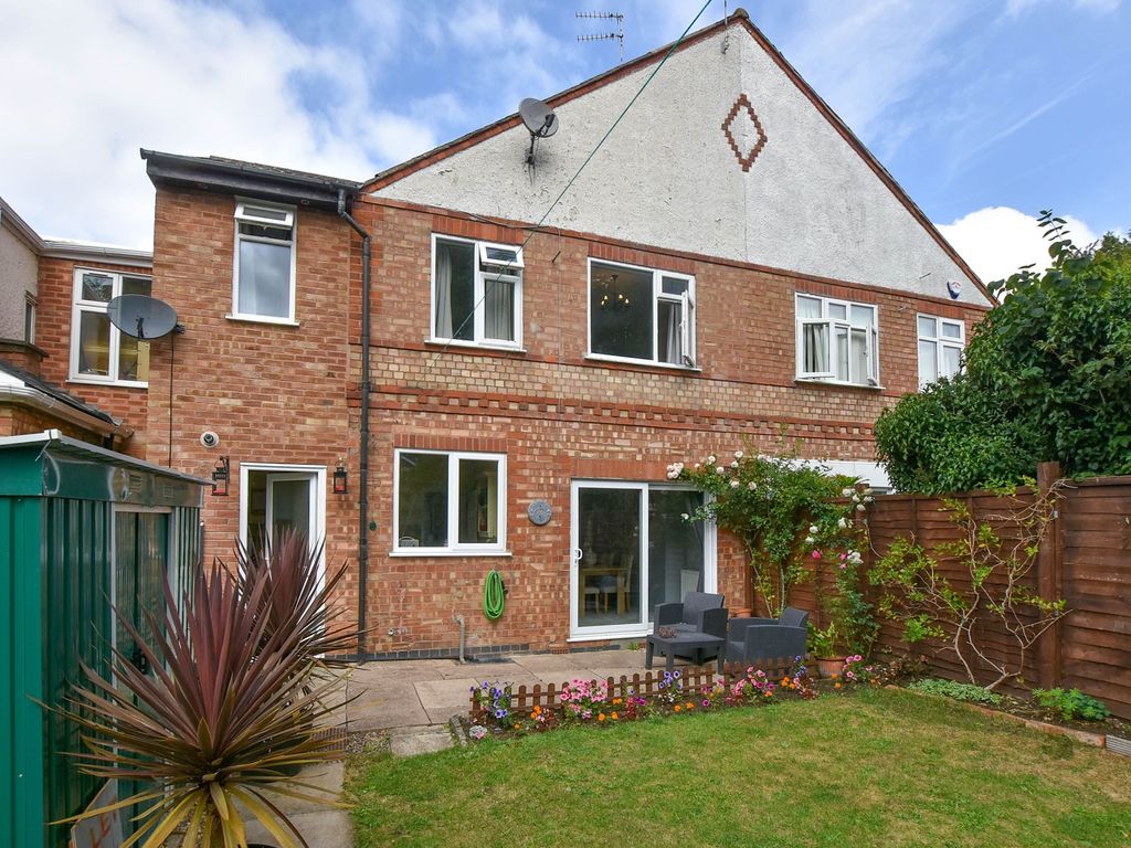 4 bed semidetached house for sale in Wigston Road, Oadby, Leicester