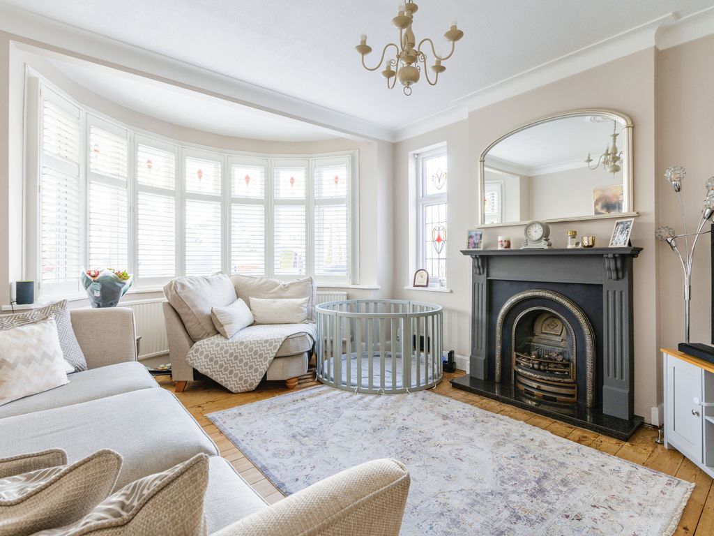 3 bed semidetached house for sale in Halstead Road, Winchmore Hill N21