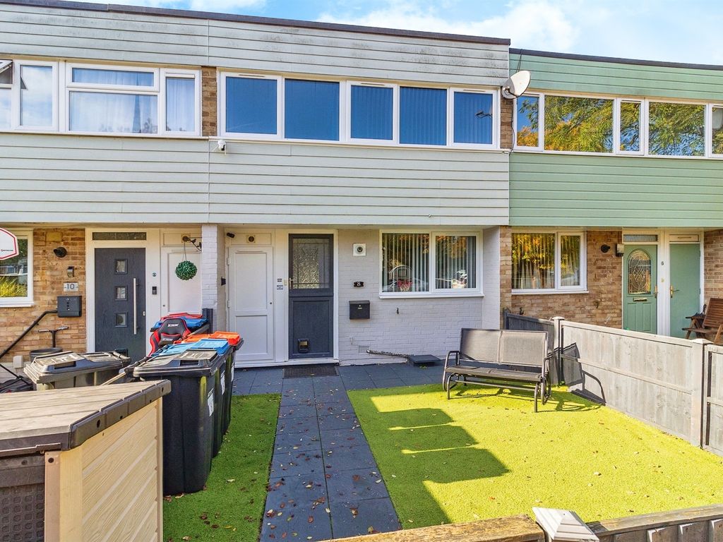 3 bed terraced house for sale in Gairloch Avenue, Bletchley, Milton