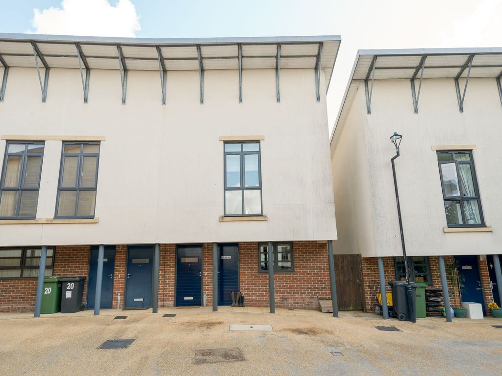 2 bed terraced house for sale in Elan Court, Winchester SO23 Zoopla