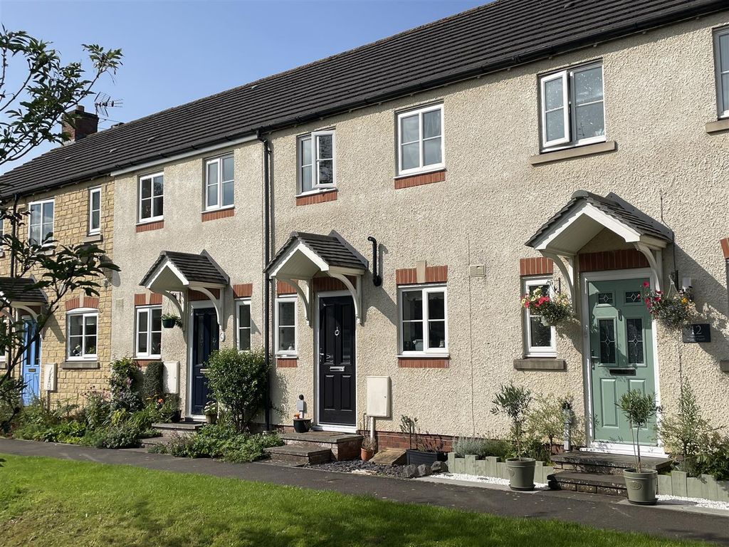 2 bed terraced house to rent in Caswell Mews, Dursley GL11, £950 pcm