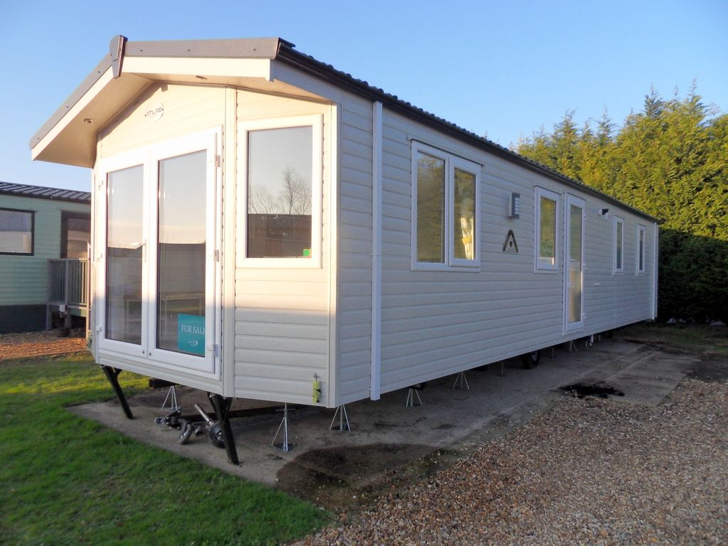 2 bed mobile/park home for sale in Silverhill Holiday Park, Lutton Gowts, Lutton, Spalding