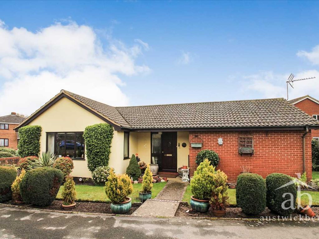 2 bed bungalow for sale in Parkers Place, Martlesham Heath, Ipswich IP5
