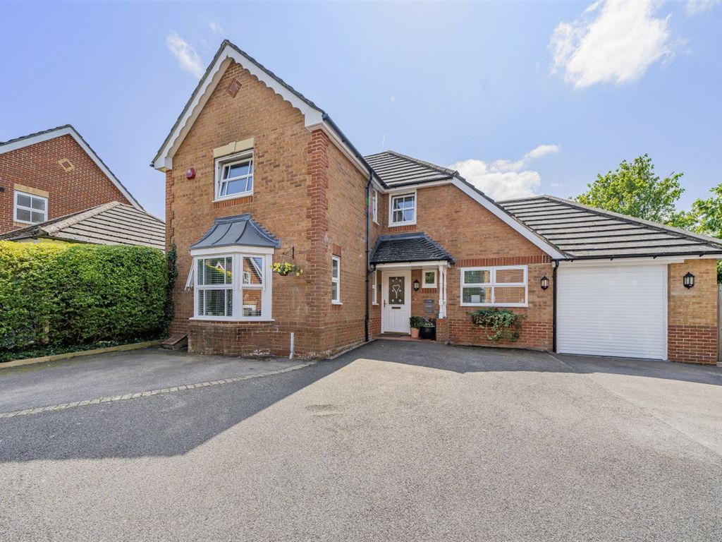 4 bed detached house for sale in 6 Turners Close, Southwater, Horsham