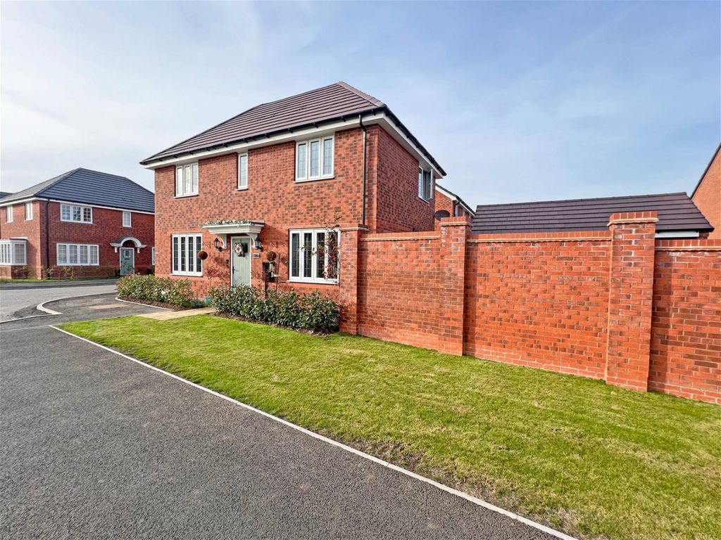 3 bed detached house for sale in White Park Avenue White Park Avenue, Leicester, Leicestershire