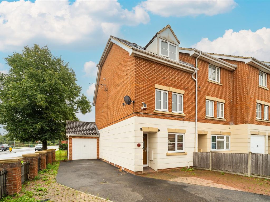 4 bed town house for sale in Rose Park Close, Yeading, Hayes UB4 Zoopla