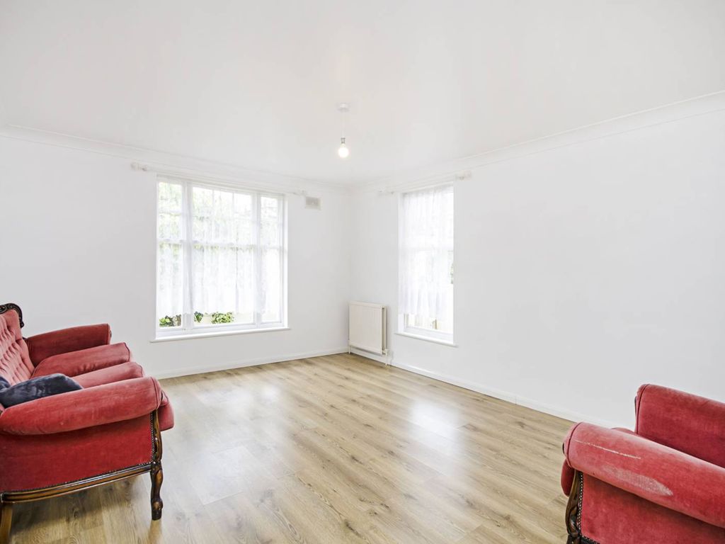 2 bed flat to rent in Sutton Square, Hackney, London E9 Zoopla