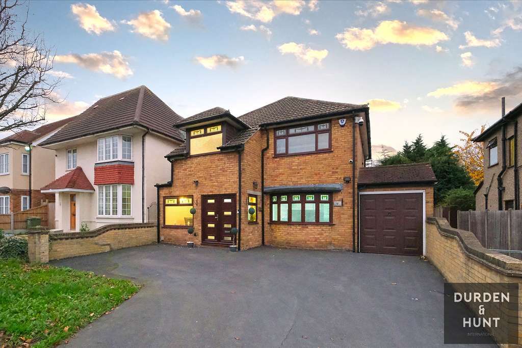 4 bed detached house for sale in Redden Court Road, Harold Wood RM3