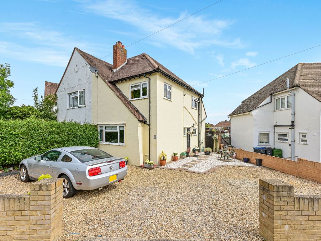 3 bed semidetached house for sale in Grange Road, Chessington KT9 Zoopla