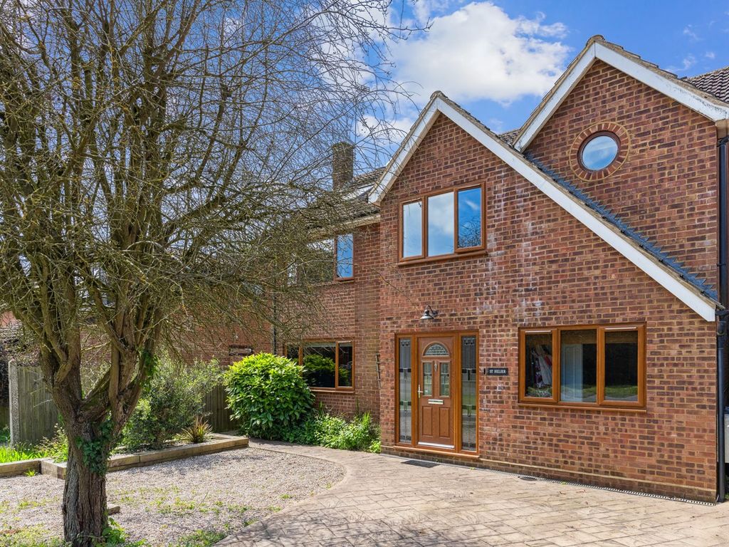 4 bed detached house for sale in Kings Walden Road, Offley, Hitchin SG5