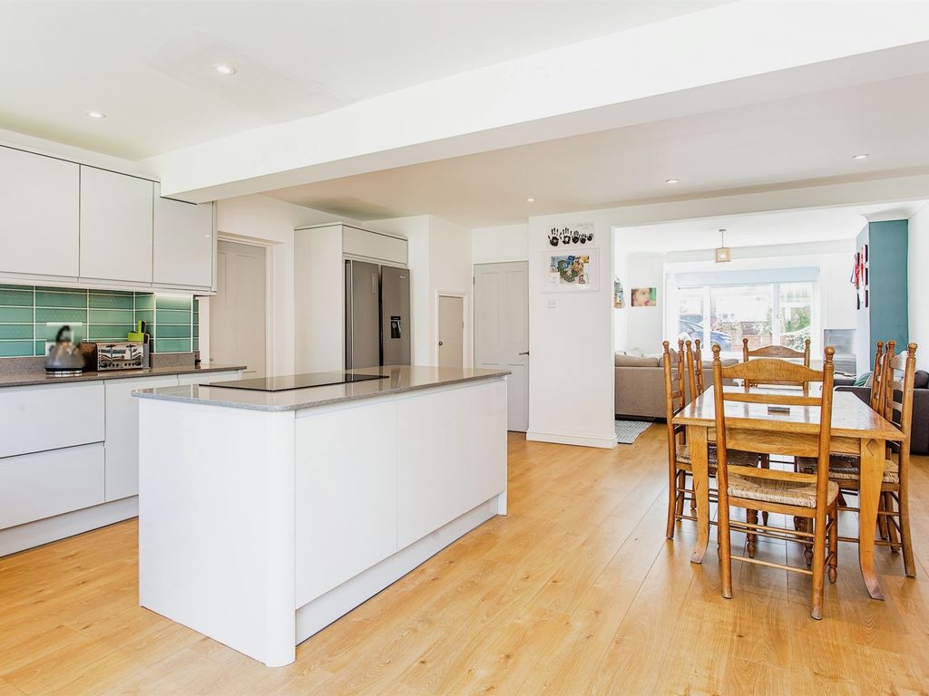 4 bed semidetached house for sale in The Meadow Way, Billericay CM11