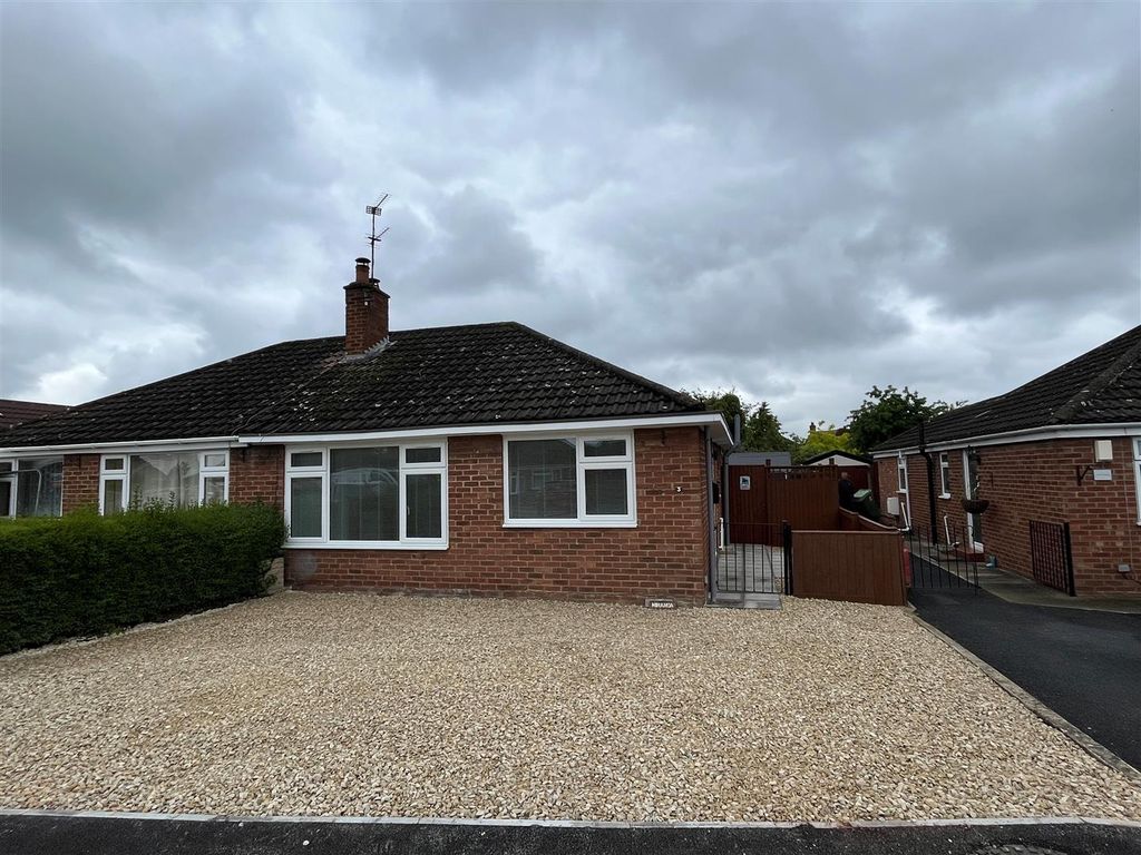 2 bed semidetached bungalow to rent in Sherwood Green, Longford