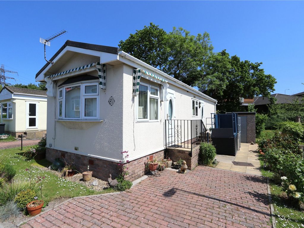 2 bed bungalow for sale in Woodlands Park, Almondsbury, Bristol, South