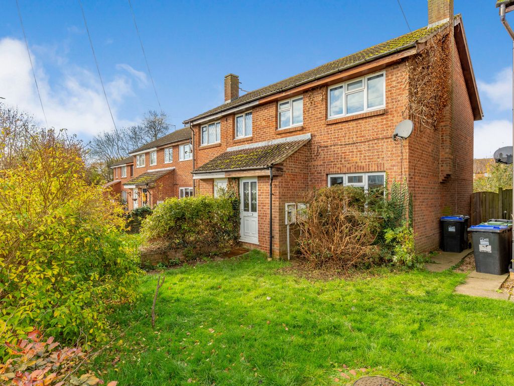 3 bed semidetached house for sale in Spencer Road, Long Buckby NN6