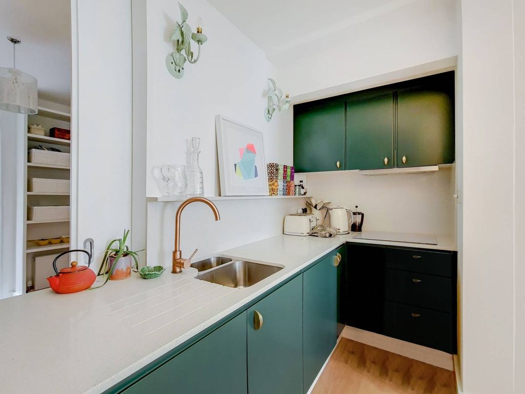 Lancaster Road, Notting Hill, London W11  