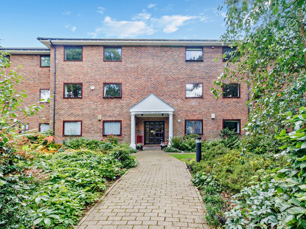 1 bed flat for sale in Sentis Court, Carew Road, Northwood HA6, £