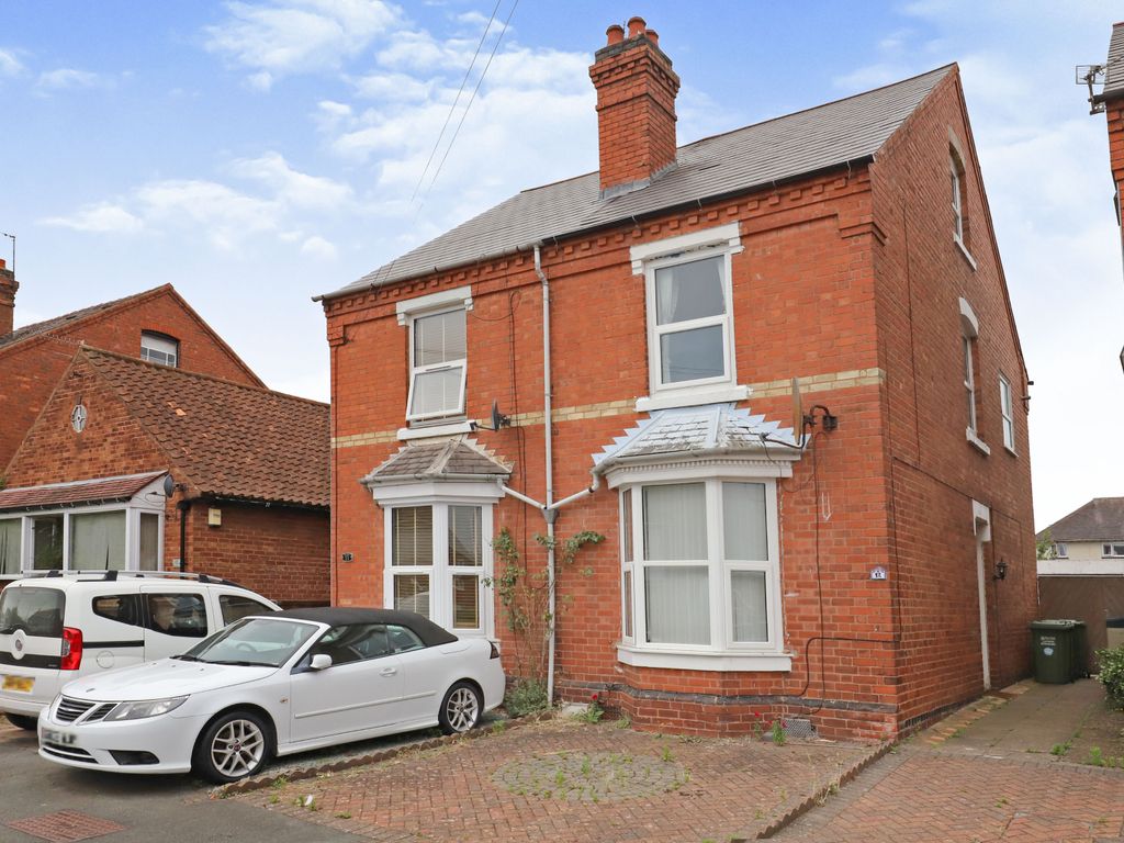 3 bed semidetached house for sale in Connaught Avenue, Kidderminster