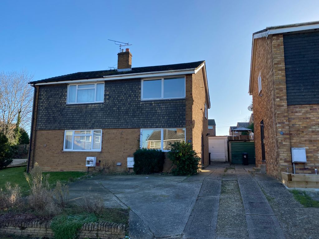 3 bed semidetached house to rent in Woolmers Close, Stowmarket IP14