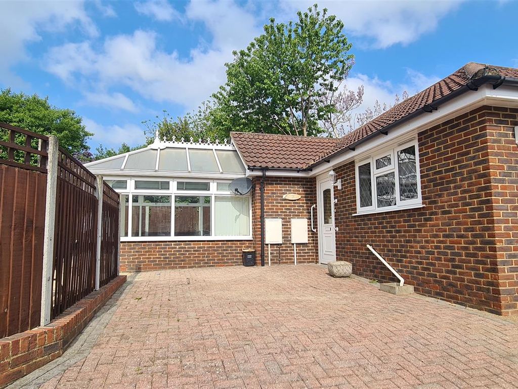 2 bed detached bungalow to rent in Covey Hall Road, Snodland ME6 Zoopla