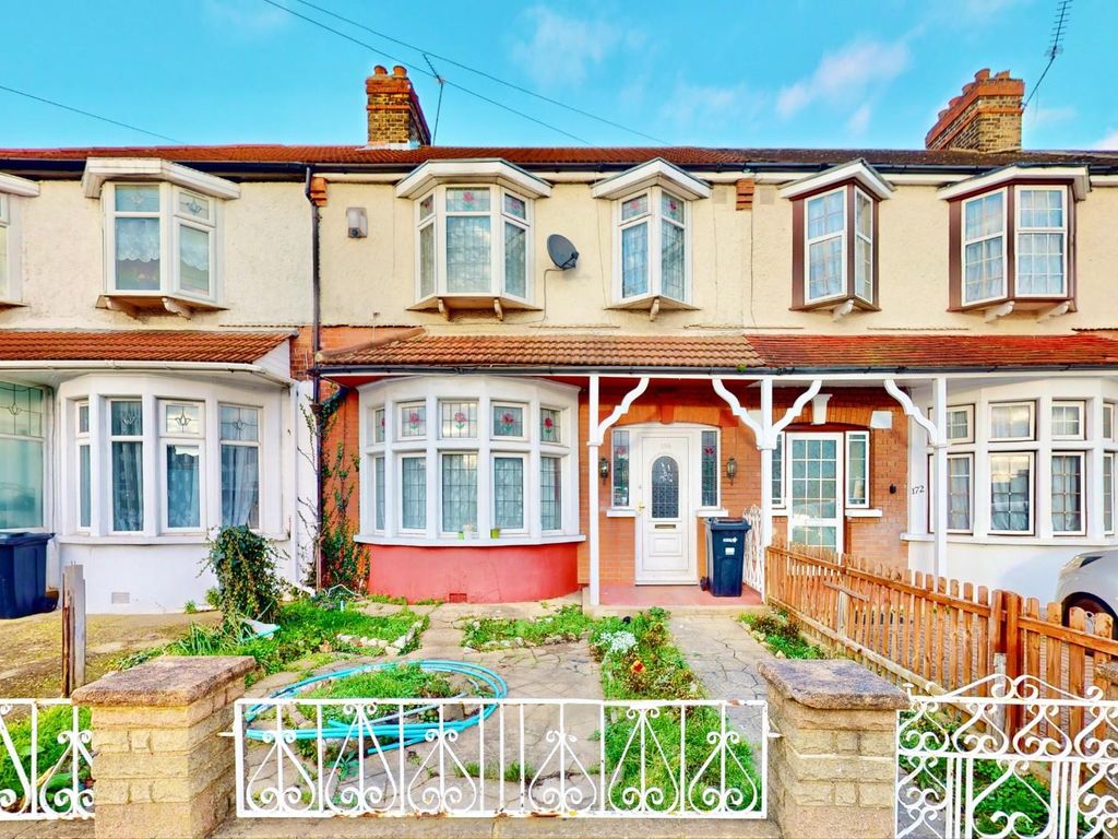 3 bed terraced house for sale in Meads Lane, Ilford IG3, £425,000 Zoopla