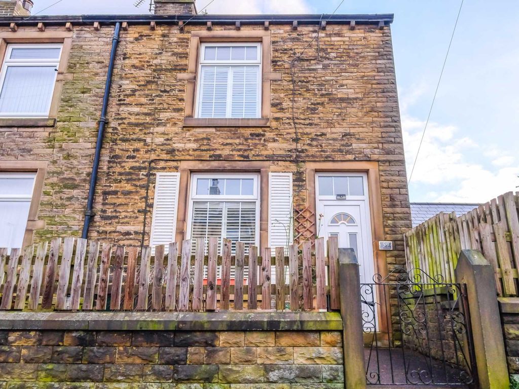 2 bed terraced house for sale in Thomas Street, Lindley HD3, £165,000