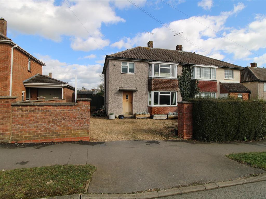 3 bed property for sale in Hemans Road, Daventry NN11 Zoopla