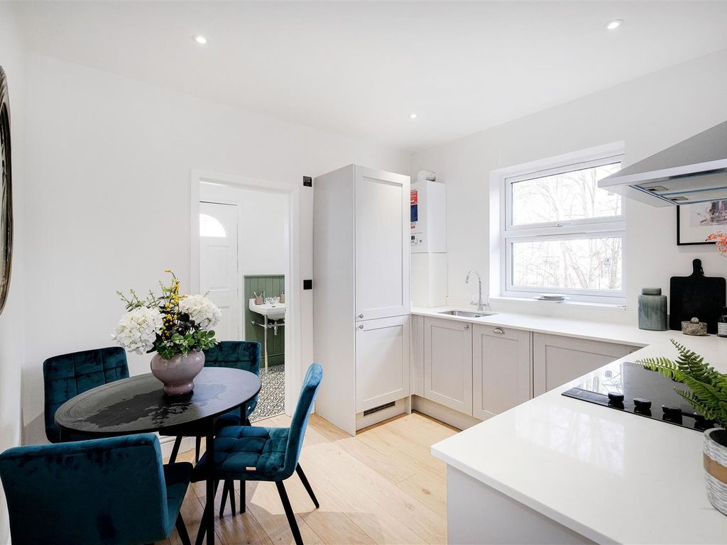 3 bed flat for sale in Warner Road, Walthamstow E17, £500,000 Zoopla