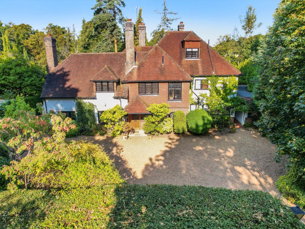 6 bed detached house for sale in Cavendish Road, St Hill