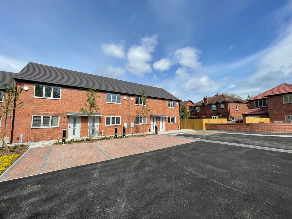 2 bed detached house to rent in Meanwood Road, Leeds, West Yorkshire