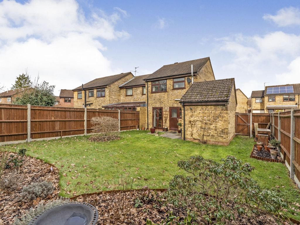 3 bed semidetached house for sale in Copinger Close, Totton