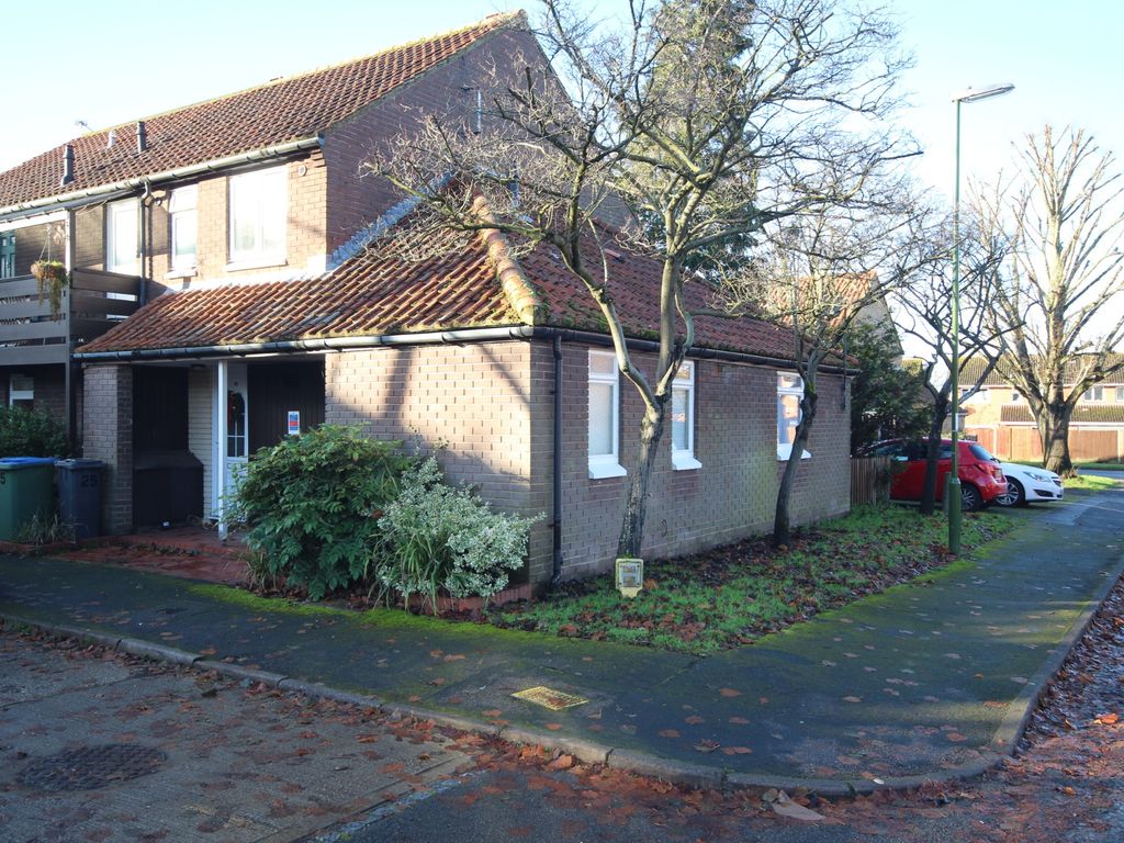 Studio for sale in Siskin Close, Horsham RH12 Zoopla