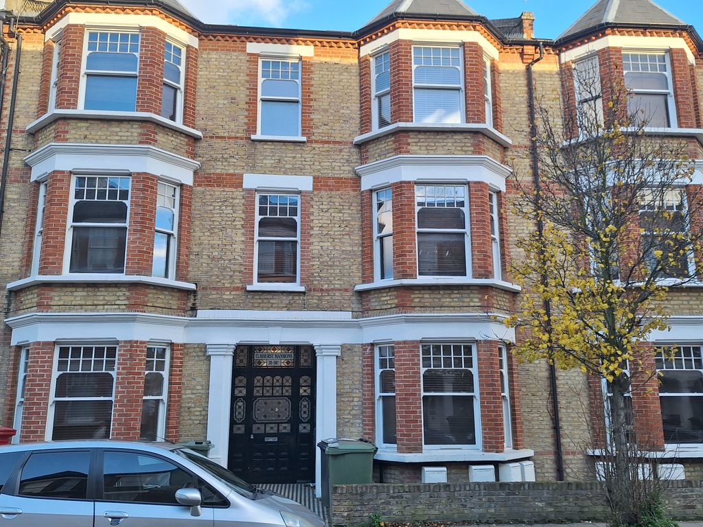 3 bed flat to rent in Edgeley Road, Clapham SW4, £2,800 pcm Zoopla