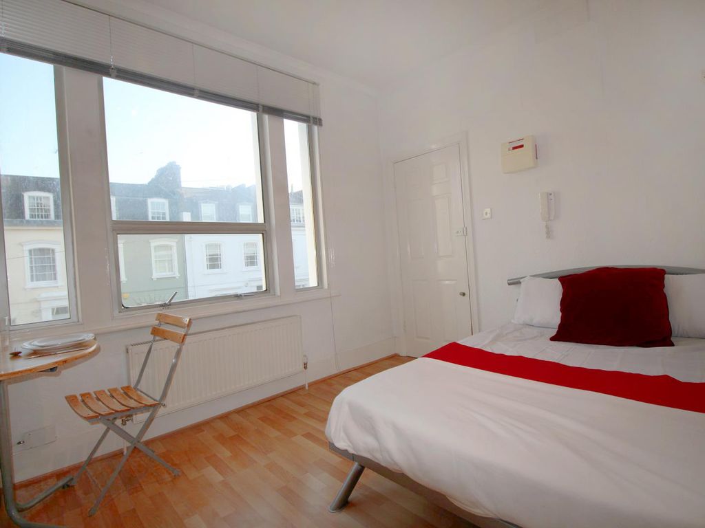Studio to rent in Earls Court Gardens, Earl`S Court SW5 Zoopla