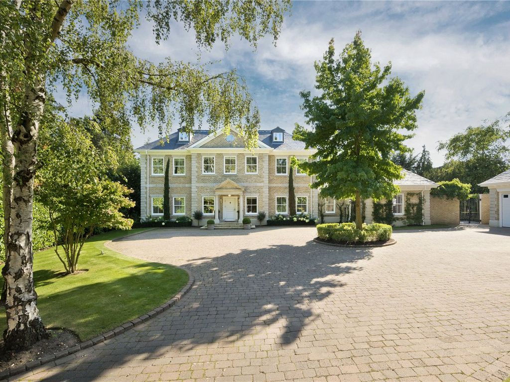 7 bed detached house for sale in Camp End Road, St Hill