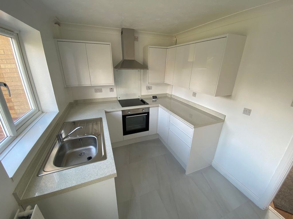 3 bed detached house to rent in Truesdale Gardens, Langtoft