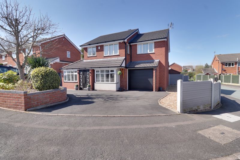 4 bed detached house for sale in Thistledown Drive, Heath Hayes