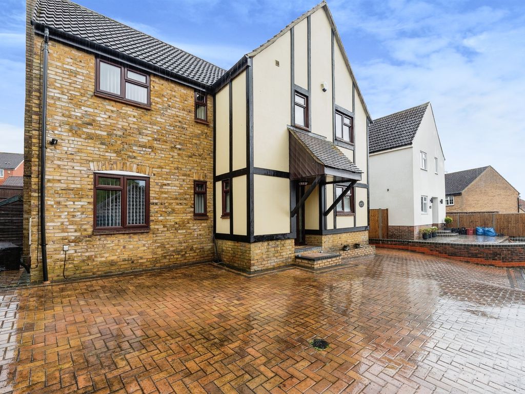 4 bed detached house for sale in Conifer Walk, Stevenage SG2 Zoopla