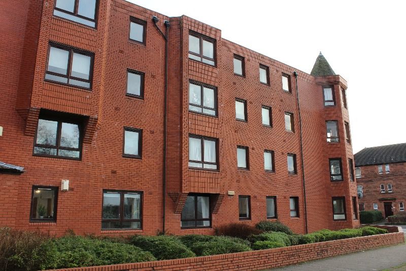 2 bed flat to rent in Langlands Court, Govan, Glasgow G51, £800 pcm