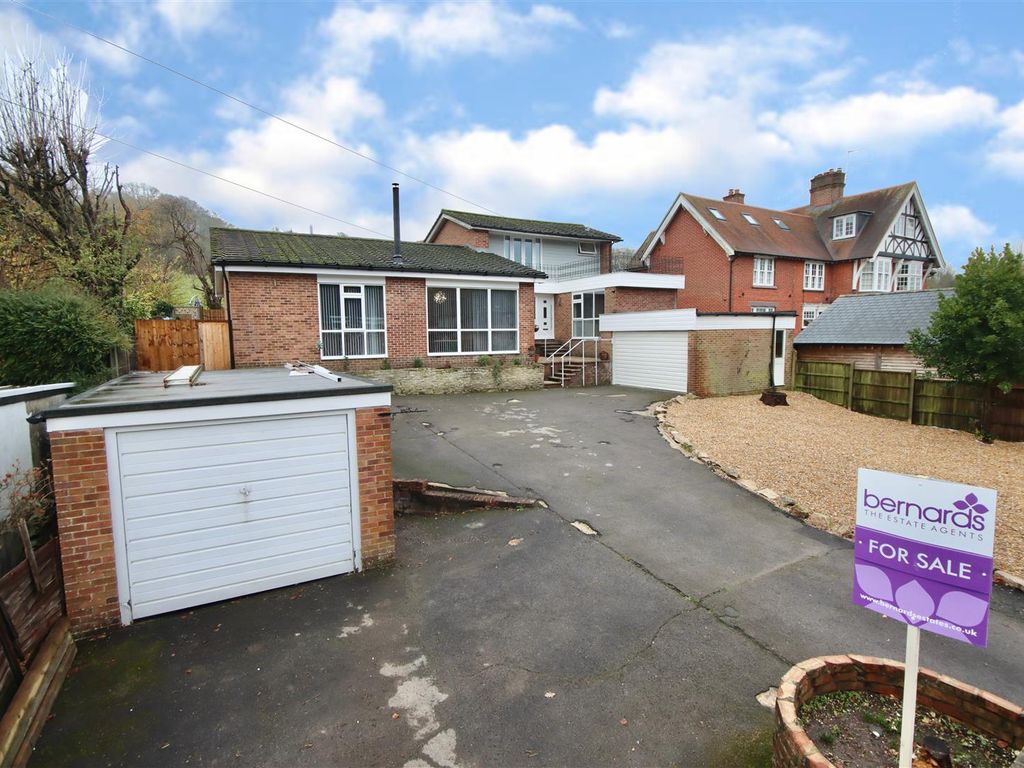 5 bed detached house for sale in London Road, Horndean, Waterlooville