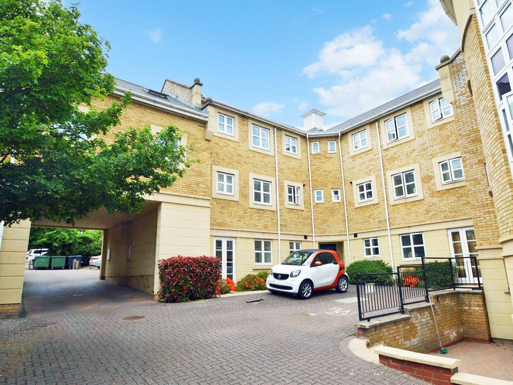 2 bed flat to rent in Kingfisher Drive, Greenhithe DA9 Zoopla