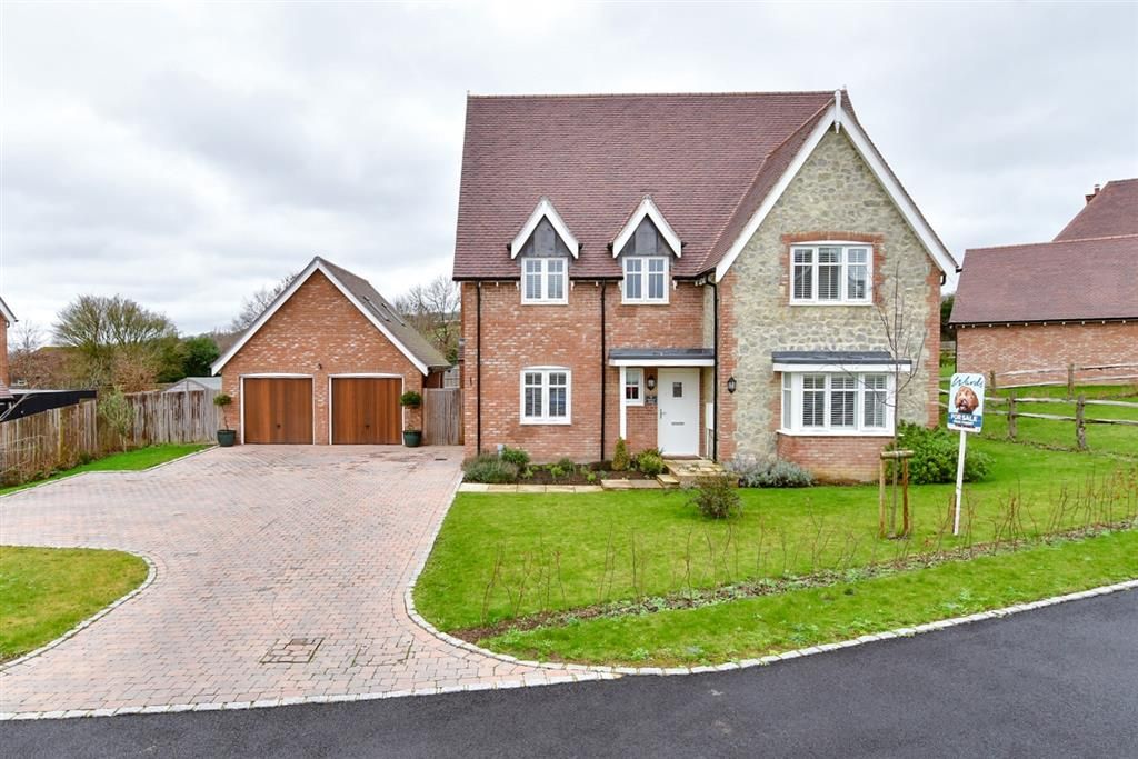 4 bed detached house for sale in Vicarage Fields, Linton, Maidstone