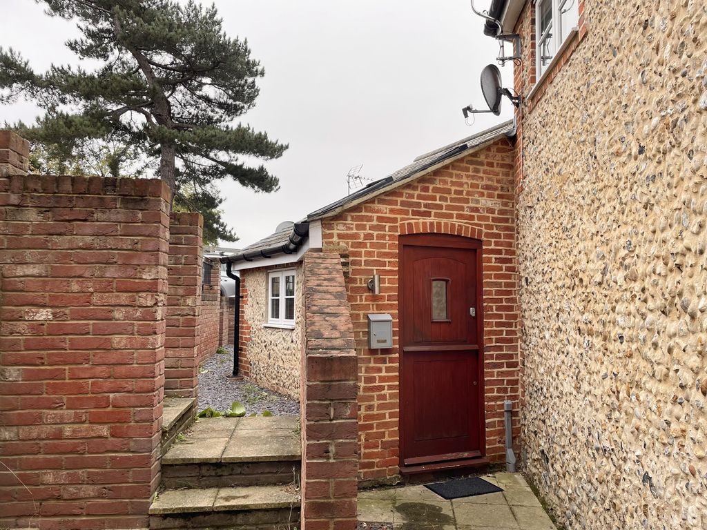 1 bed bungalow to rent in North Hill Walk, Ipswich IP4, £850 pcm Zoopla