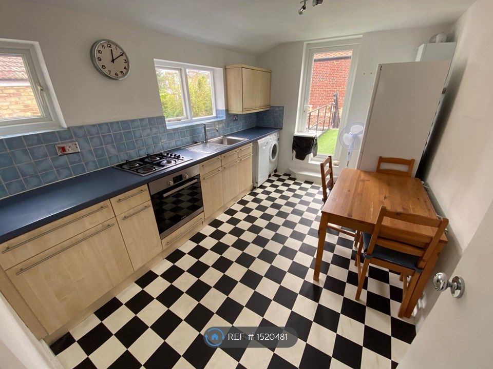 2 bed flat to rent in Brighton Road, London N16 Zoopla